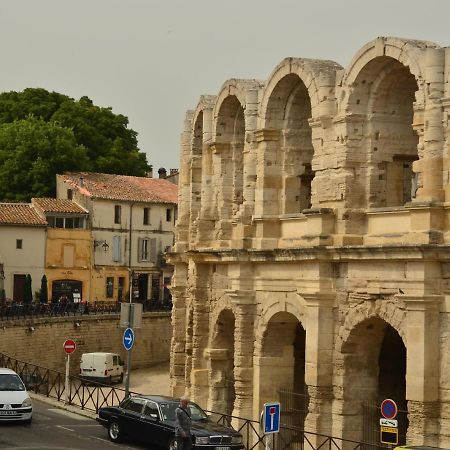 Апартаменты Aux Pieds Des Arenes Арль Экстерьер фото