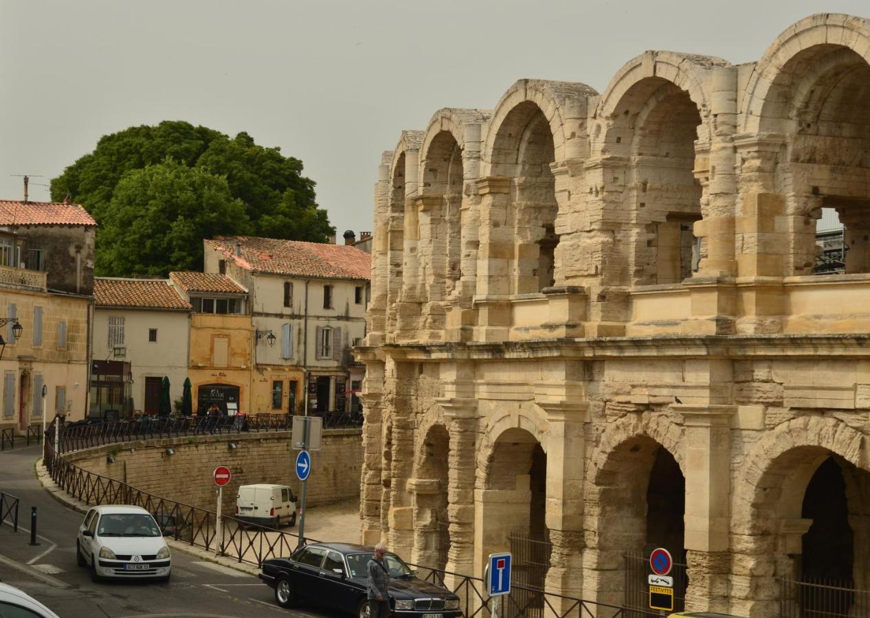 Апартаменты Aux Pieds Des Arenes Арль Экстерьер фото