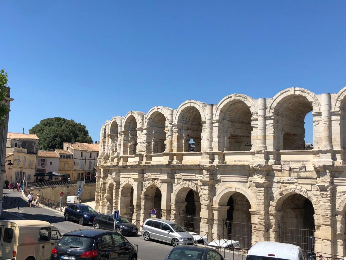 Апартаменты Aux Pieds Des Arenes Арль Экстерьер фото